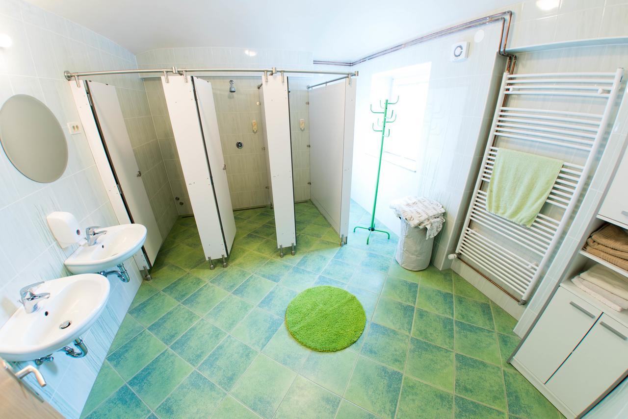 Hostel Hisa Na Travniku Dob Экстерьер фото