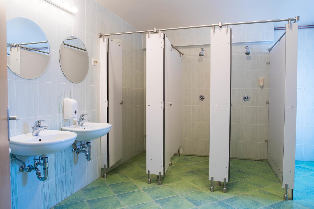 Hostel Hisa Na Travniku Dob Экстерьер фото