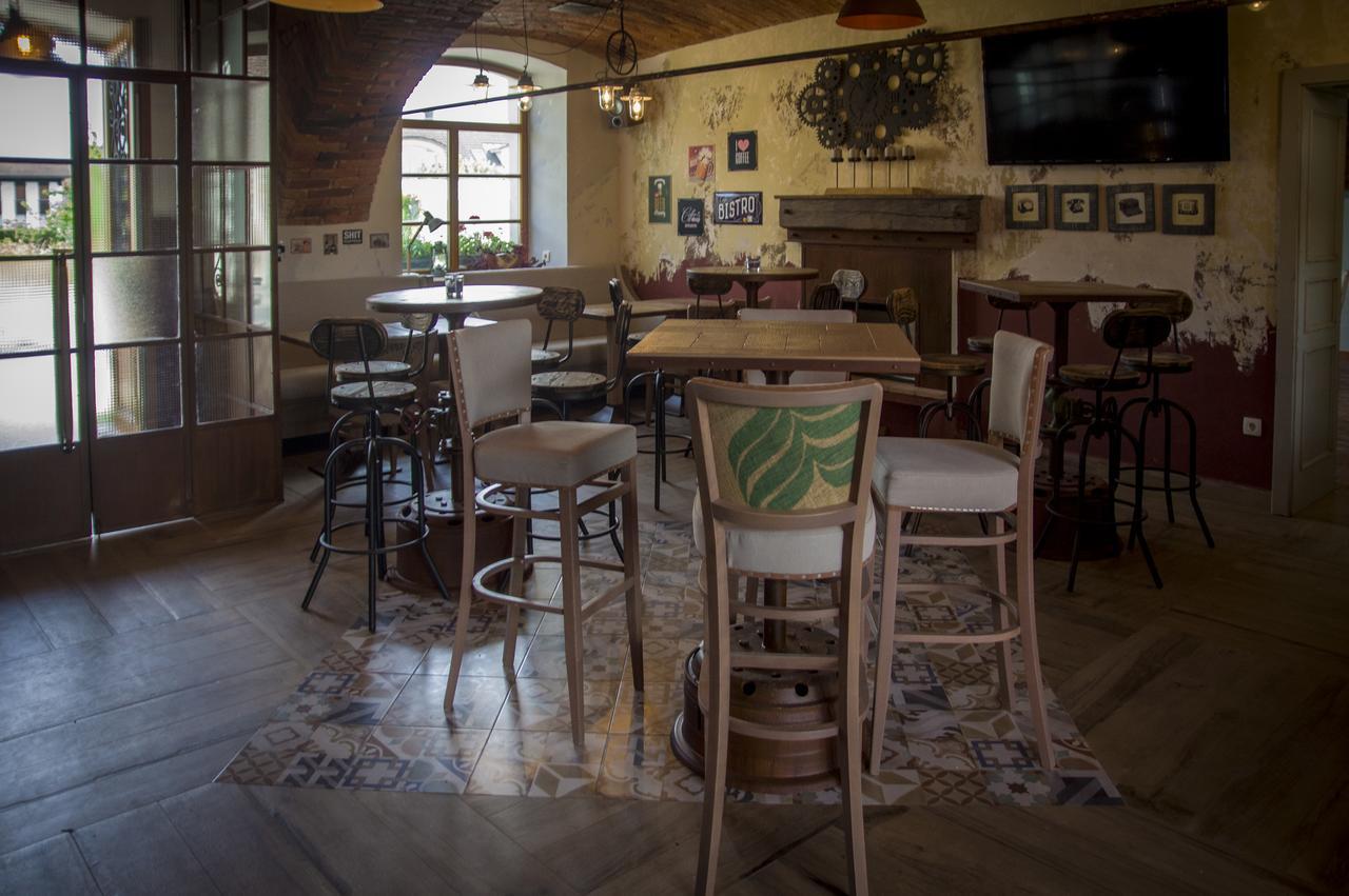 Hostel Hisa Na Travniku Dob Экстерьер фото