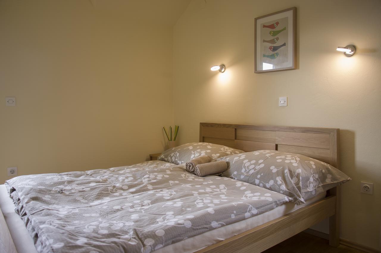 Hostel Hisa Na Travniku Dob Экстерьер фото